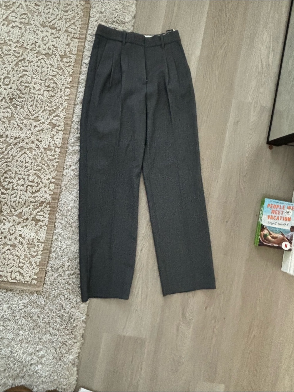 Aritzia effortless pant in Charcoal Gray
